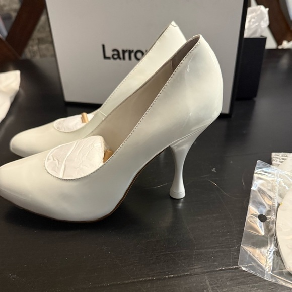 Larroude white heels/pumps new in the box - Picture 3 of 13